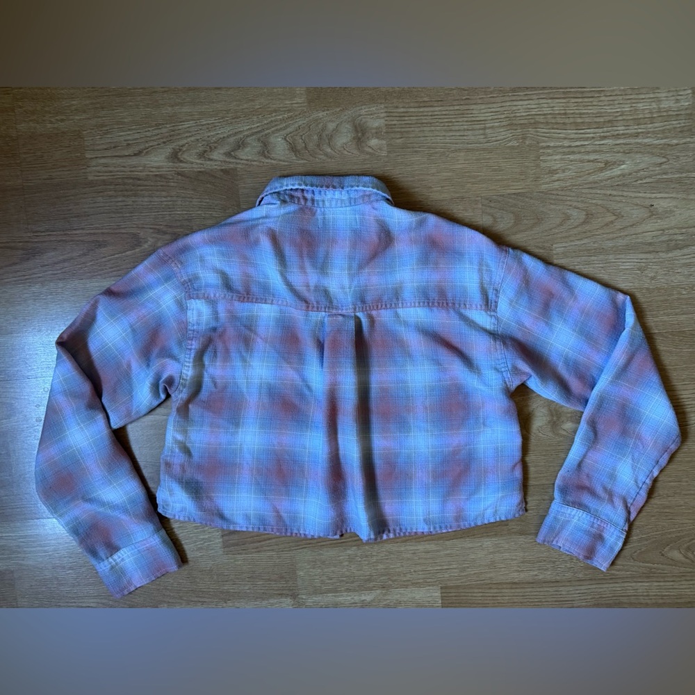 Hollister Pastel Plaid Cropped Shirt - Picture 2 of 4